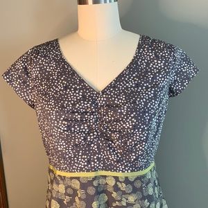 NWOT fully-lined Boden Dress size 10 short sleeve V-neck side zip